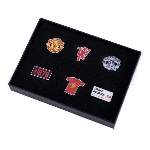 MANCHESTER UNITED FC BADGE SET